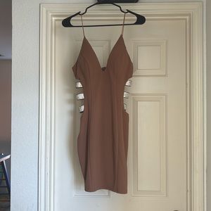 Cute mauve dress with slits